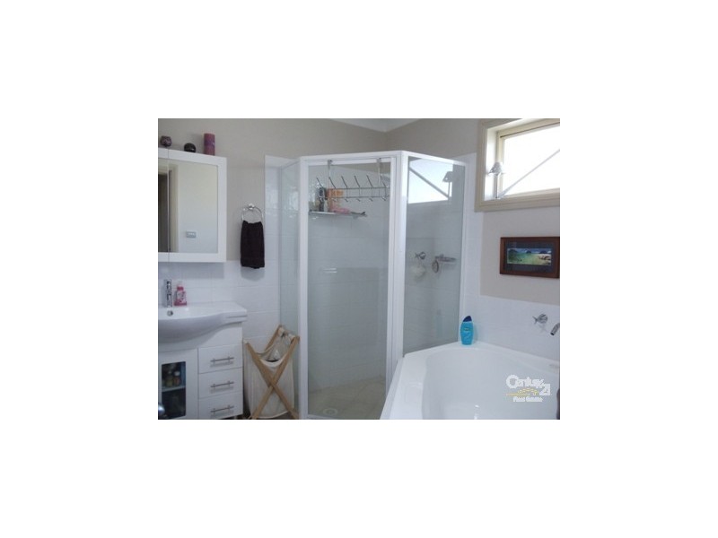 2 Poplar Crescent, Bradbury NSW 2560