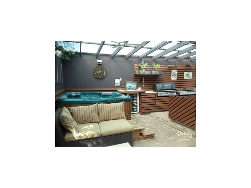 2 Poplar Crescent, Bradbury NSW 2560