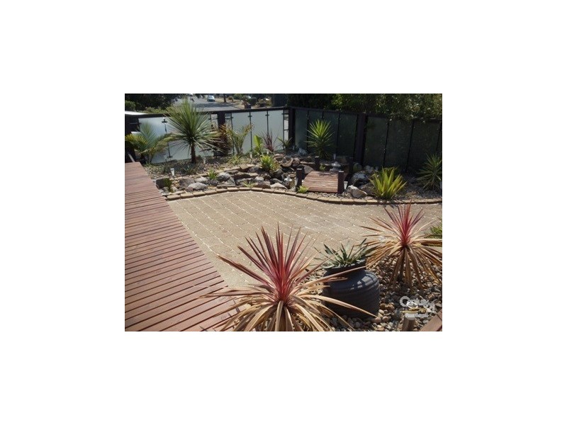 2 Poplar Crescent, Bradbury NSW 2560