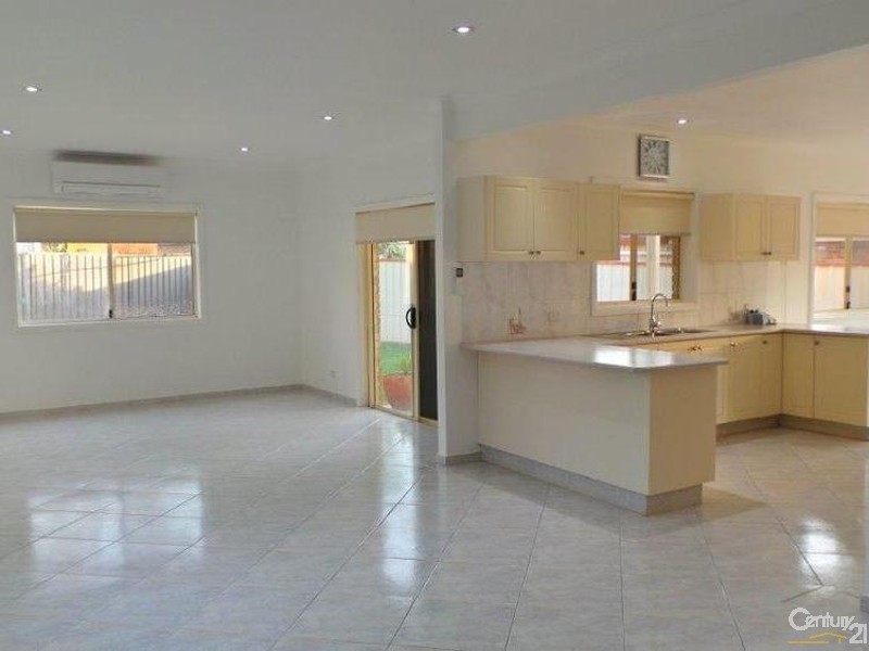 21 Cranberry Street, Macquarie Fields NSW 2564