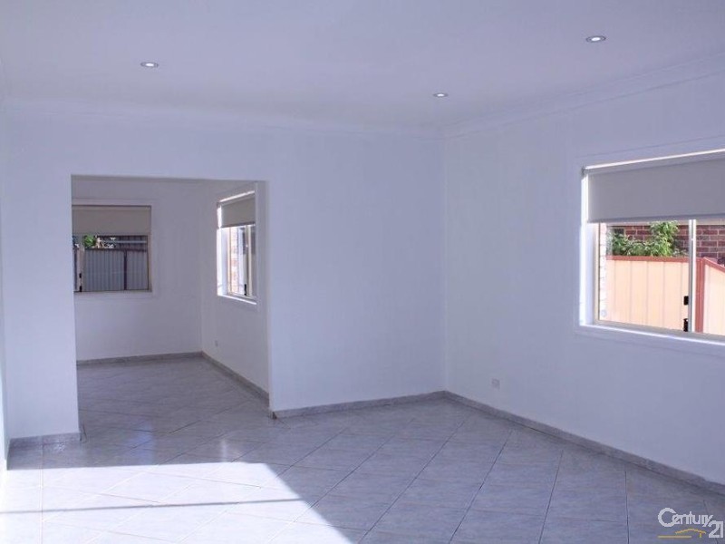 21 Cranberry Street, Macquarie Fields NSW 2564