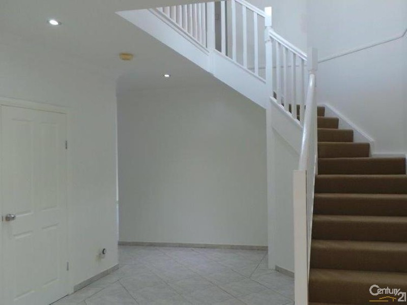 21 Cranberry Street, Macquarie Fields NSW 2564