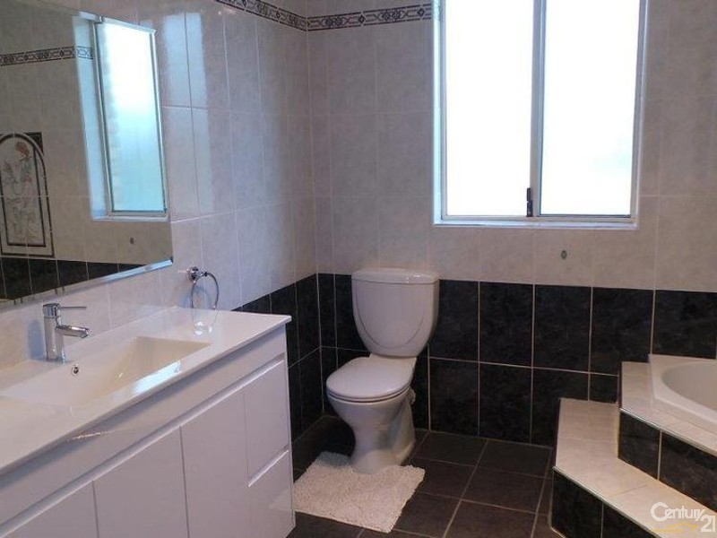 21 Cranberry Street, Macquarie Fields NSW 2564