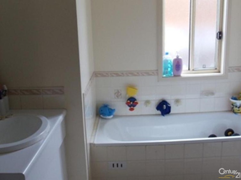 79 Kellerman Drive, St Helens Park NSW 2560