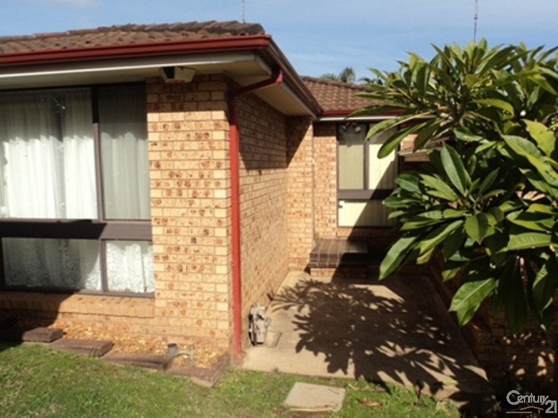 2/42 Leicester Street, Leumeah NSW 2560