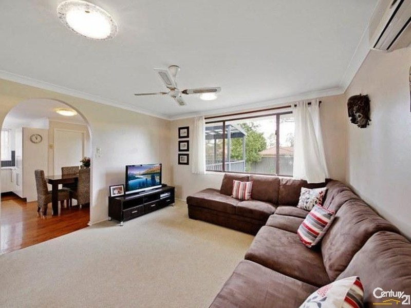 10 Poppy Close, Rosemeadow NSW 2560