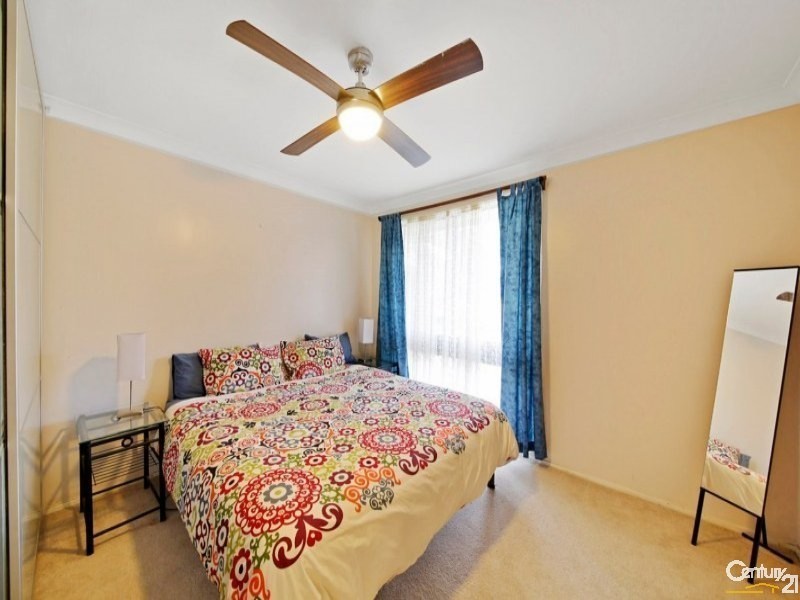 10 Poppy Close, Rosemeadow NSW 2560