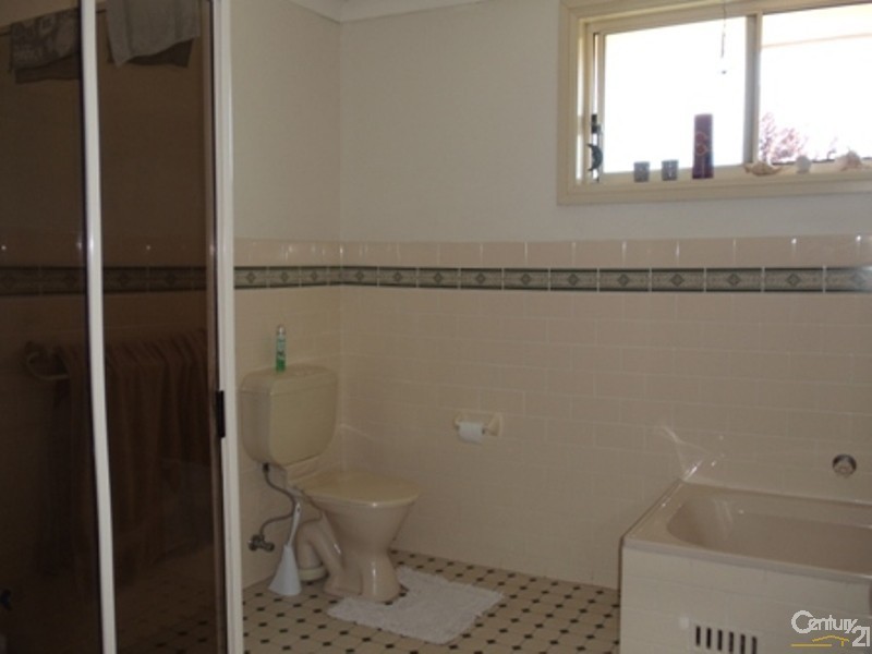13B Pyrite Place, Eagle Vale NSW 2558