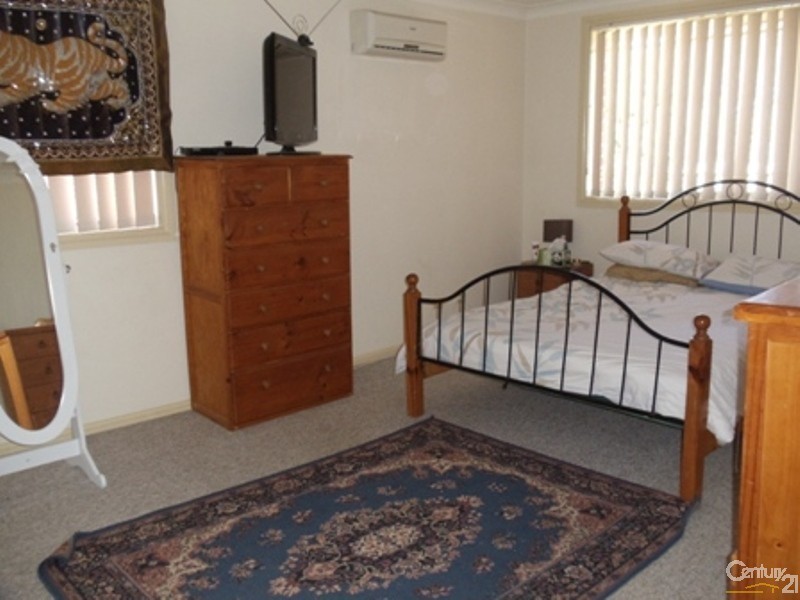 13B Pyrite Place, Eagle Vale NSW 2558