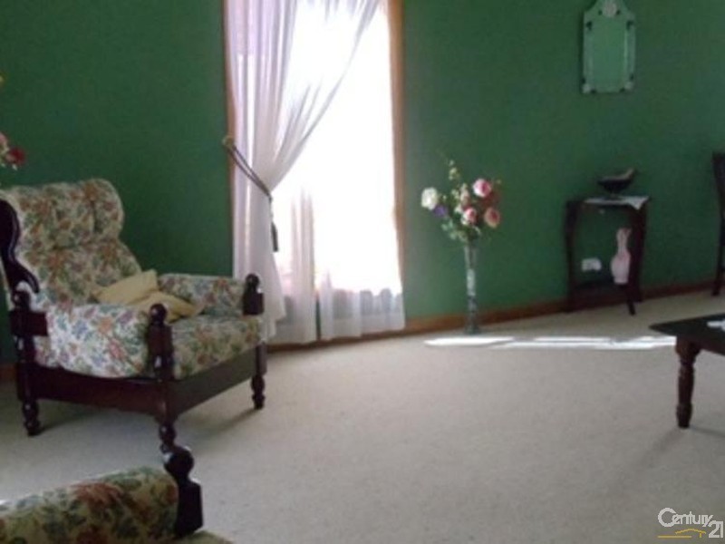 29 Sir Warwick Fairfax Drive, Harrington Park NSW 2567