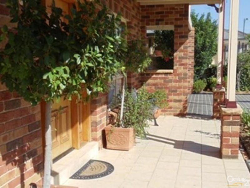 29 Sir Warwick Fairfax Drive, Harrington Park NSW 2567