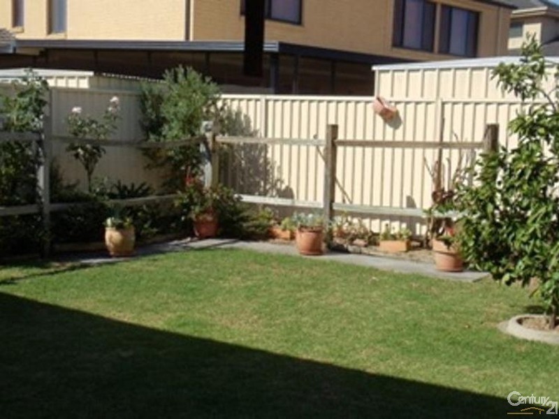 29 Sir Warwick Fairfax Drive, Harrington Park NSW 2567