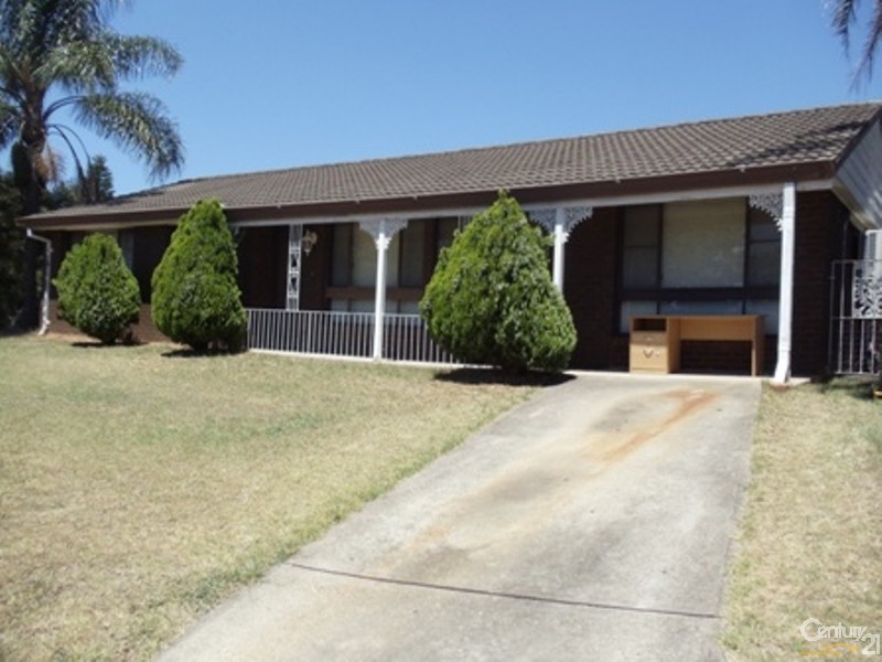 6 Maroubra Crescent, Woodbine NSW 2560