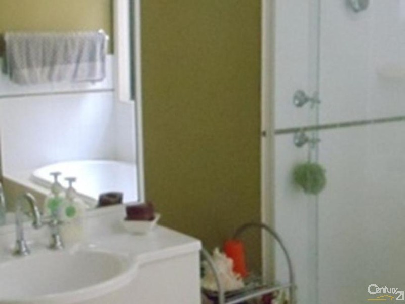 1 Maryfields Drive, Blair Athol NSW 2560