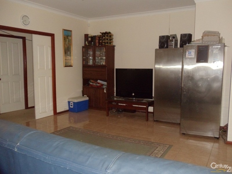15 Braeside Crescent, Glen Alpine NSW 2560