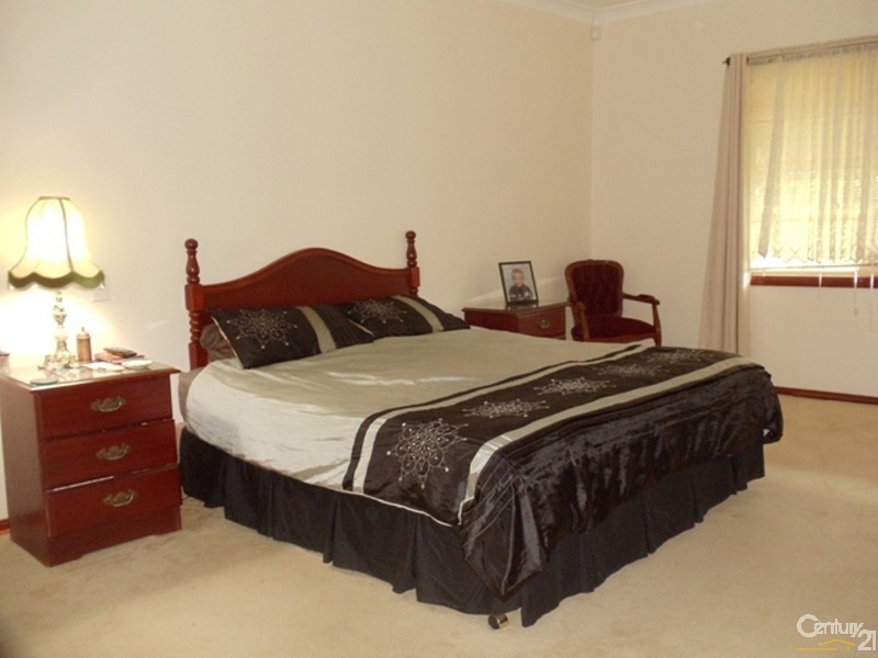 15 Braeside Crescent, Glen Alpine NSW 2560