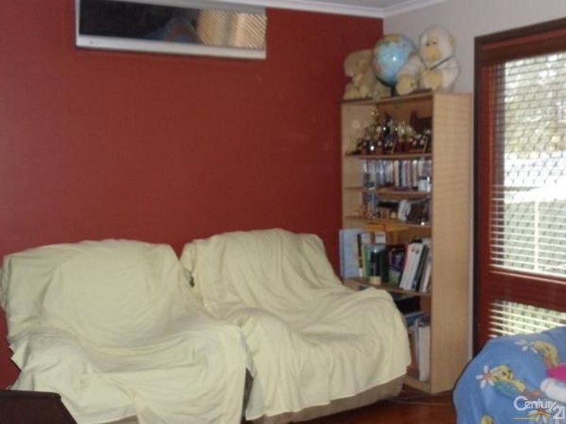 11 Brushbox Place, Bradbury NSW 2560