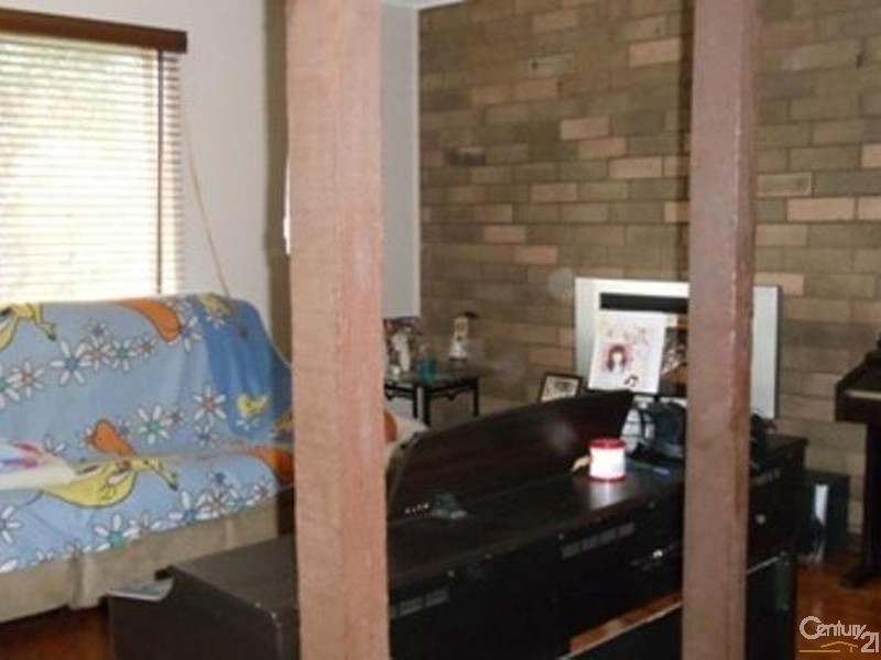 11 Brushbox Place, Bradbury NSW 2560