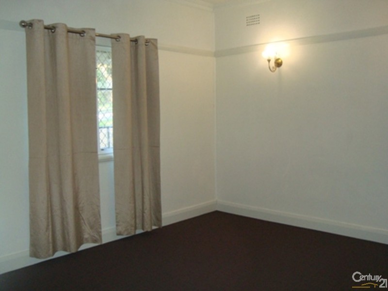 17 Condamine Street, Campbelltown NSW 2560
