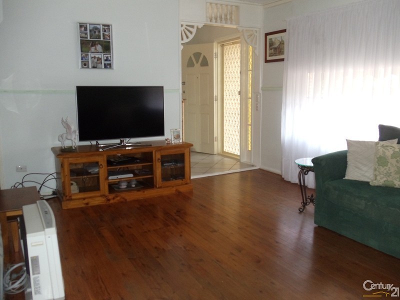 19 Fern Avenue, Bradbury NSW 2560