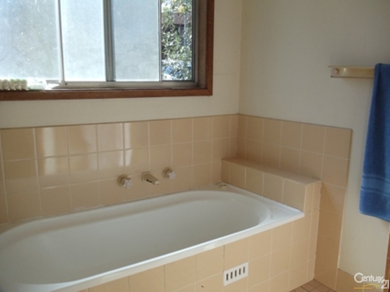11 Grimwig Place, Ambarvale NSW 2560