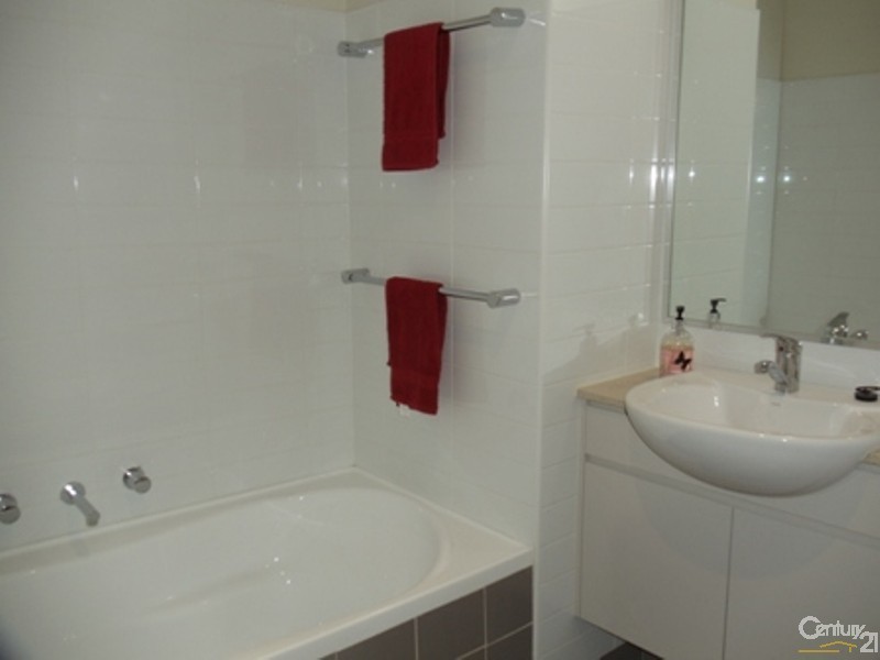 7/40 Parkside Crescent, Campbelltown NSW 2560