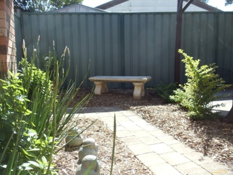 2 Tungoo Place, St Helens Park NSW 2560