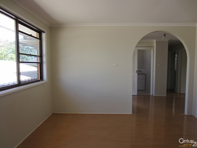 7 Roderigo Close, Rosemeadow NSW 2560