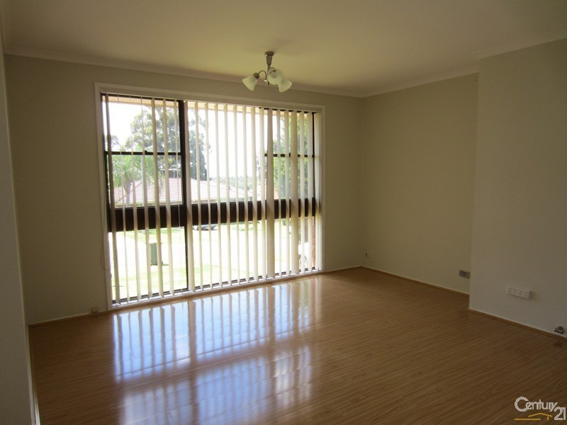 7 Roderigo Close, Rosemeadow NSW 2560