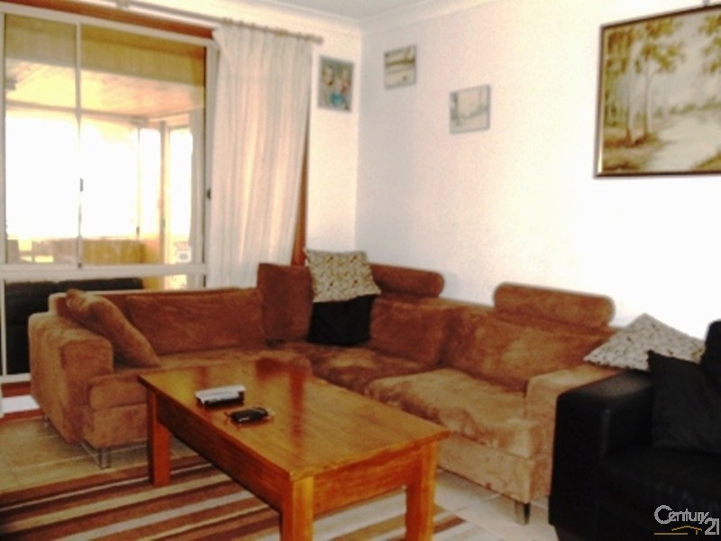 21 Archibald Crescent, Rosemeadow NSW 2560