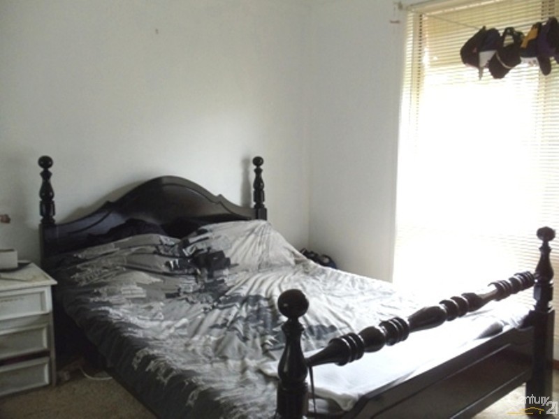 21 Archibald Crescent, Rosemeadow NSW 2560