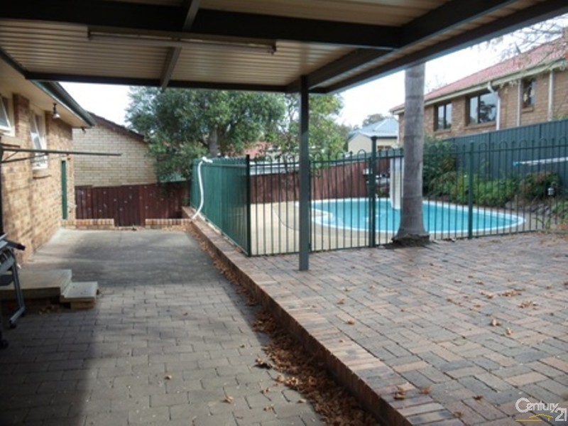 2 Elgin Avenue, St Andrews NSW 2566
