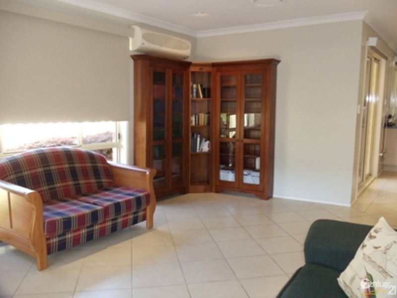 13 Soliano Street, Rosemeadow NSW 2560