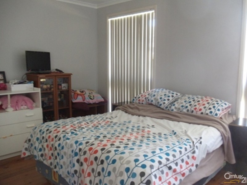 13 Kimberley Street, Leumeah NSW 2560