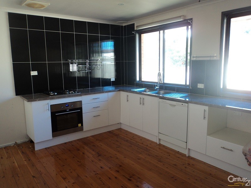 6 Kalyan Avenue, Bradbury NSW 2560