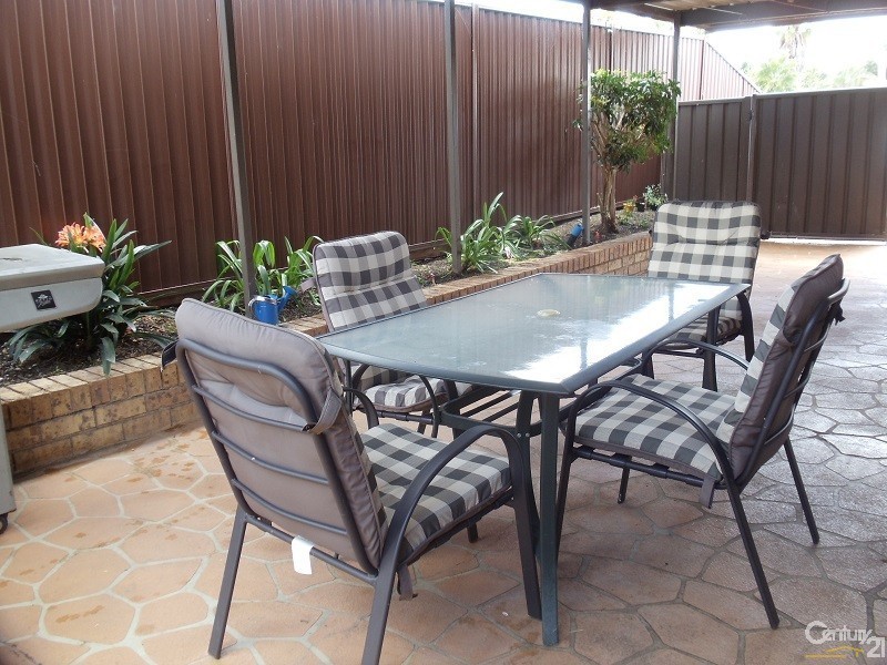 1 Yallara Street, St Helens Park NSW 2560