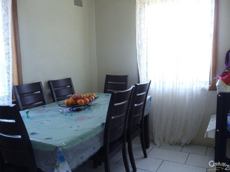 21 Bailey Street, Leumeah NSW 2560