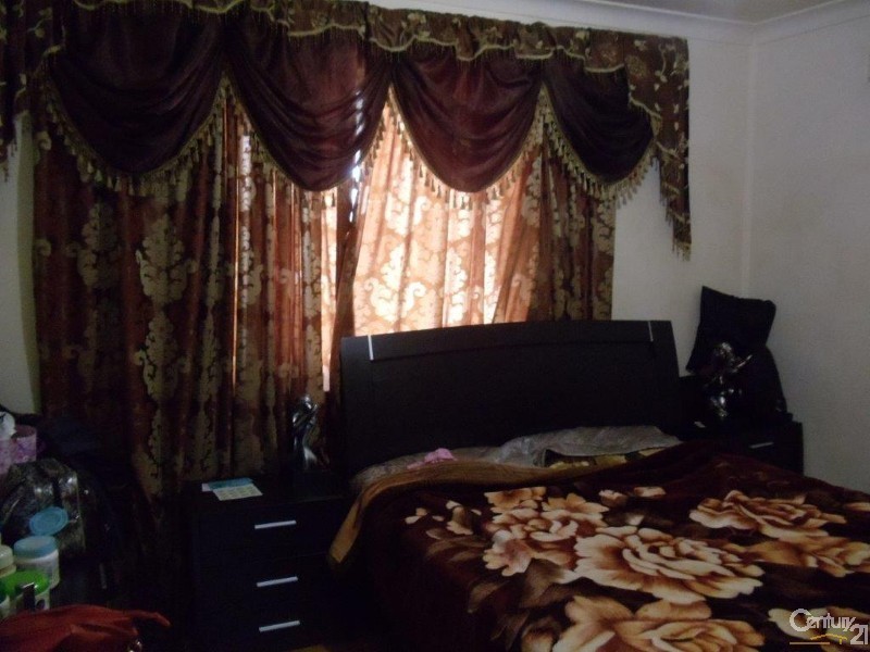 21 Bailey Street, Leumeah NSW 2560