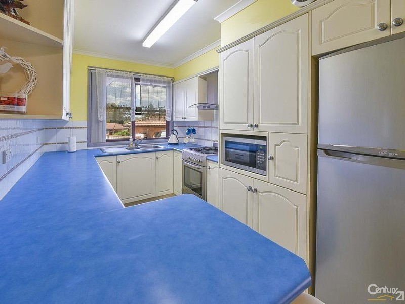 15 Emilia Close, Rosemeadow NSW 2560