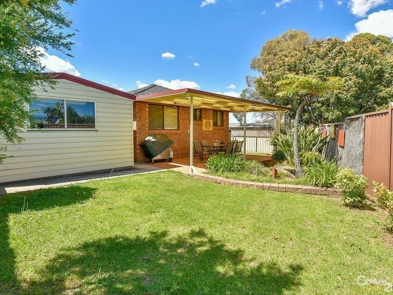 15 Emilia Close, Rosemeadow NSW 2560