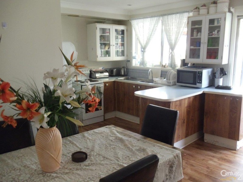 10 Crozier Street, Eagle Vale NSW 2558