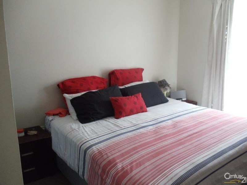 10 Crozier Street, Eagle Vale NSW 2558