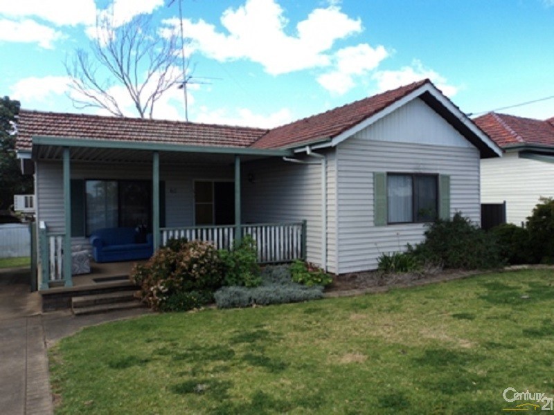 60 Bradbury Avenue, Campbelltown NSW 2560
