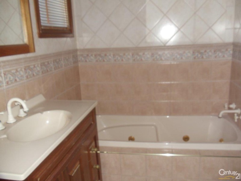 34 Canberra Crescent, Campbelltown NSW 2560