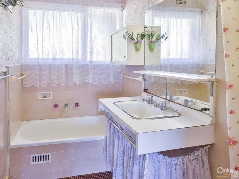16 Fern Avenue, Bradbury NSW 2560