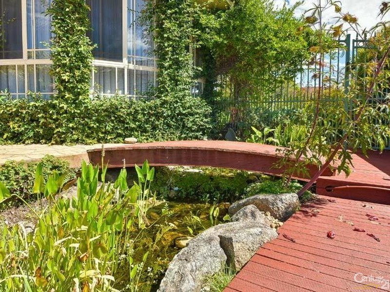 8 Wandella Place, Glen Alpine NSW 2560