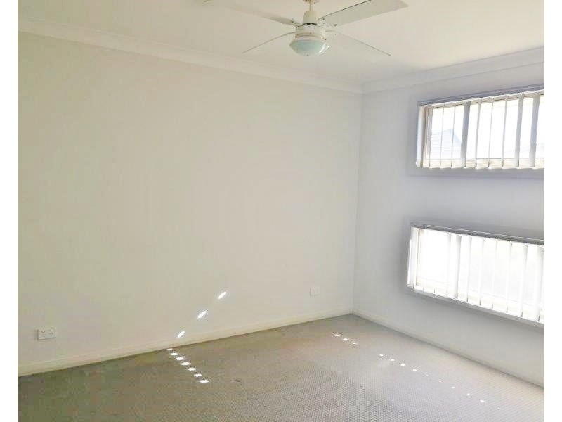 4 Skelton Street, Oran Park NSW 2570