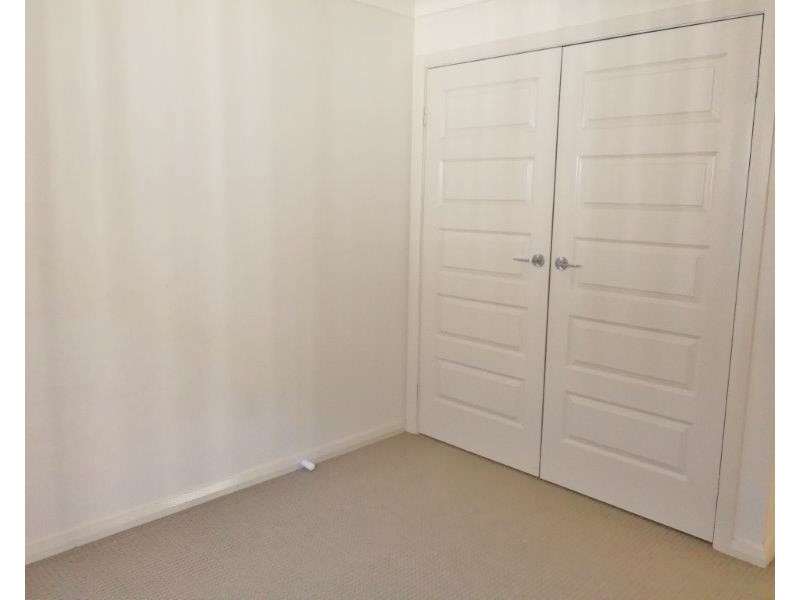 4 Skelton Street, Oran Park NSW 2570