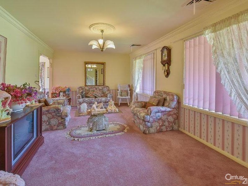 4 Fernleigh Place, Glen Alpine NSW 2560