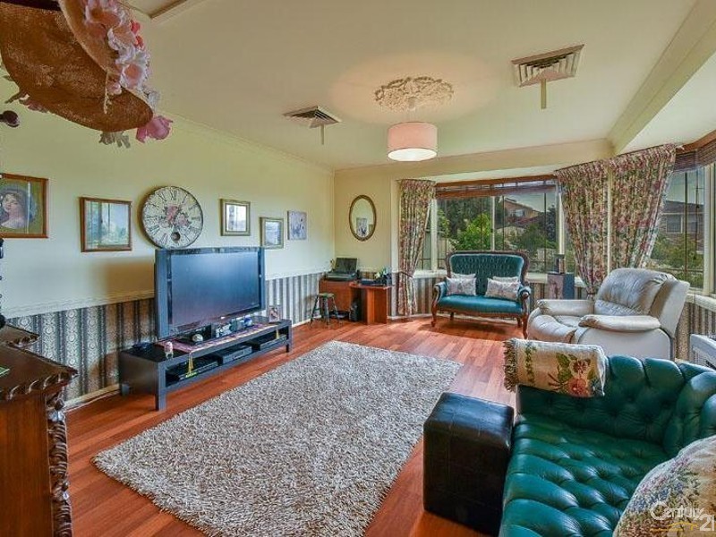 4 Fernleigh Place, Glen Alpine NSW 2560